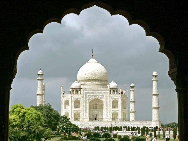 Taj Mahal & Mathura Tour